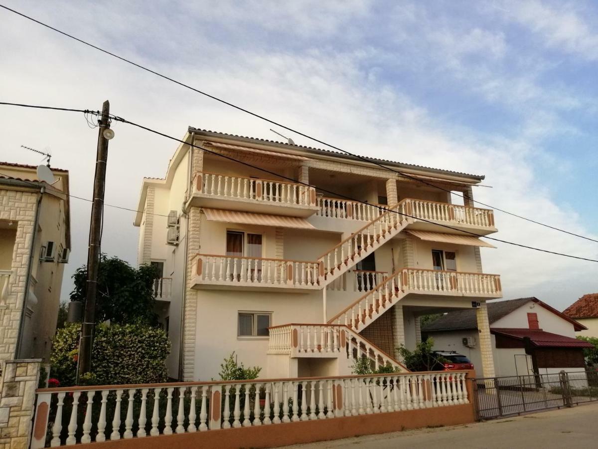 Apartments Brkovic Sukošan Exterior foto